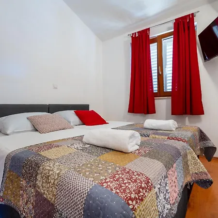 Apartment Sobe I Iva