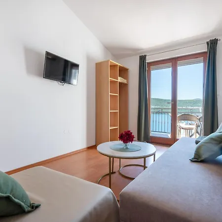 Sobe I Iva Apartment *